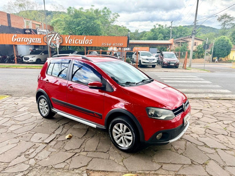 CROSSFOX 1.6 MI FLEX 8V 4P MANUAL - 2013 - TRêS COROAS