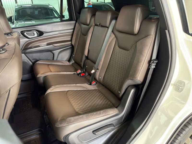 COMMANDER 2.0 OVERLAND HURRICANE 4X4 TURBO GASOLINA 4P AUTOMÁTICO - 2025 - CAXIAS DO SUL