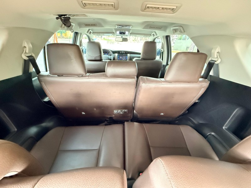 HILUX SW4 2.8 SRX 4X4 7 LUGARES 16V TURBO INTERCOOLER DIESEL 4P AUTOMÁTICO - 2016 - TRêS COROAS