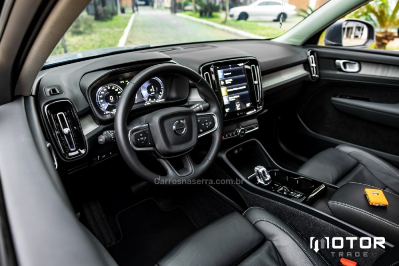 XC 40 1.5 T5 RECHARGE INSCRIPTION EXPRESSION HÍBRIDO 4P AUTOMÁTICO - 2022 - PORTO ALEGRE