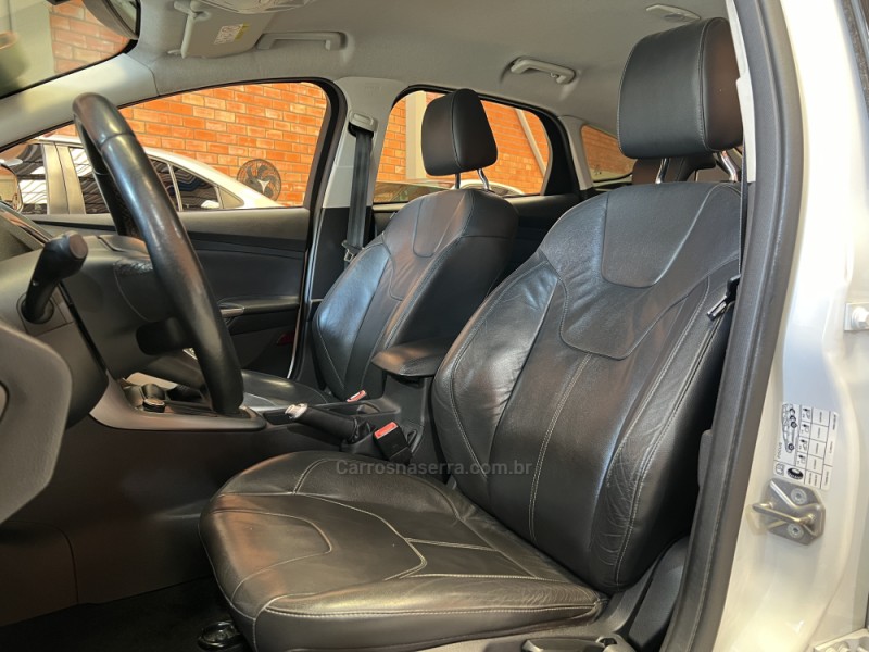 FOCUS 1.6 SE PLUS 16V FLEX 4P MANUAL - 2017 - BENTO GONçALVES