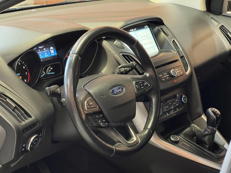 FOCUS 1.6 SE PLUS 16V FLEX 4P MANUAL - 2017 - BENTO GONçALVES