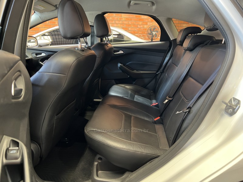 FOCUS 1.6 SE PLUS 16V FLEX 4P MANUAL - 2017 - BENTO GONçALVES