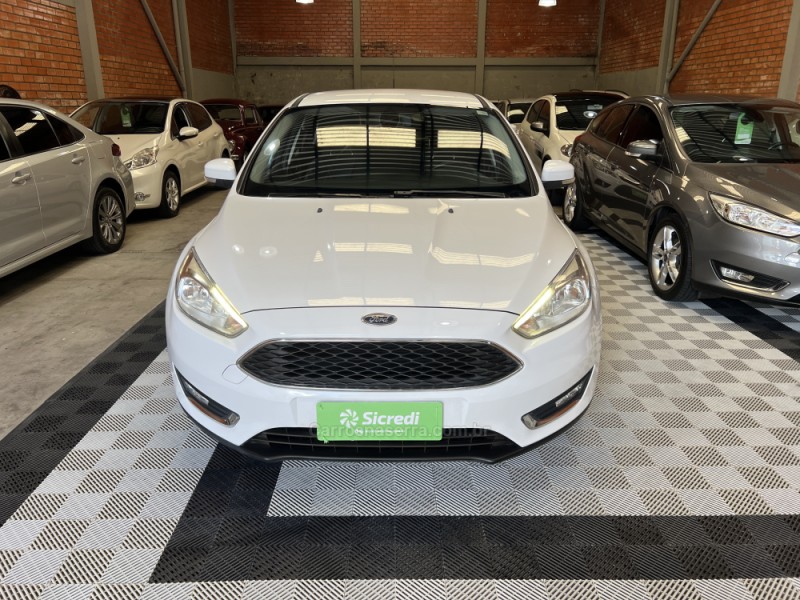 FOCUS 1.6 SE PLUS 16V FLEX 4P MANUAL - 2017 - BENTO GONçALVES