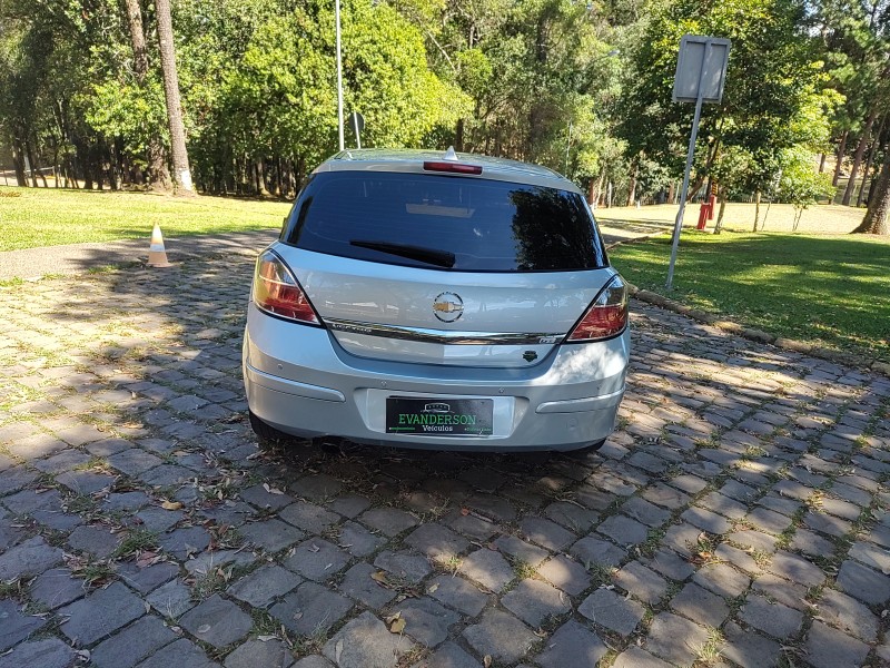 VECTRA 2.0 MPFI GT HATCH 8V FLEX 4P MANUAL - 2009 - CAXIAS DO SUL