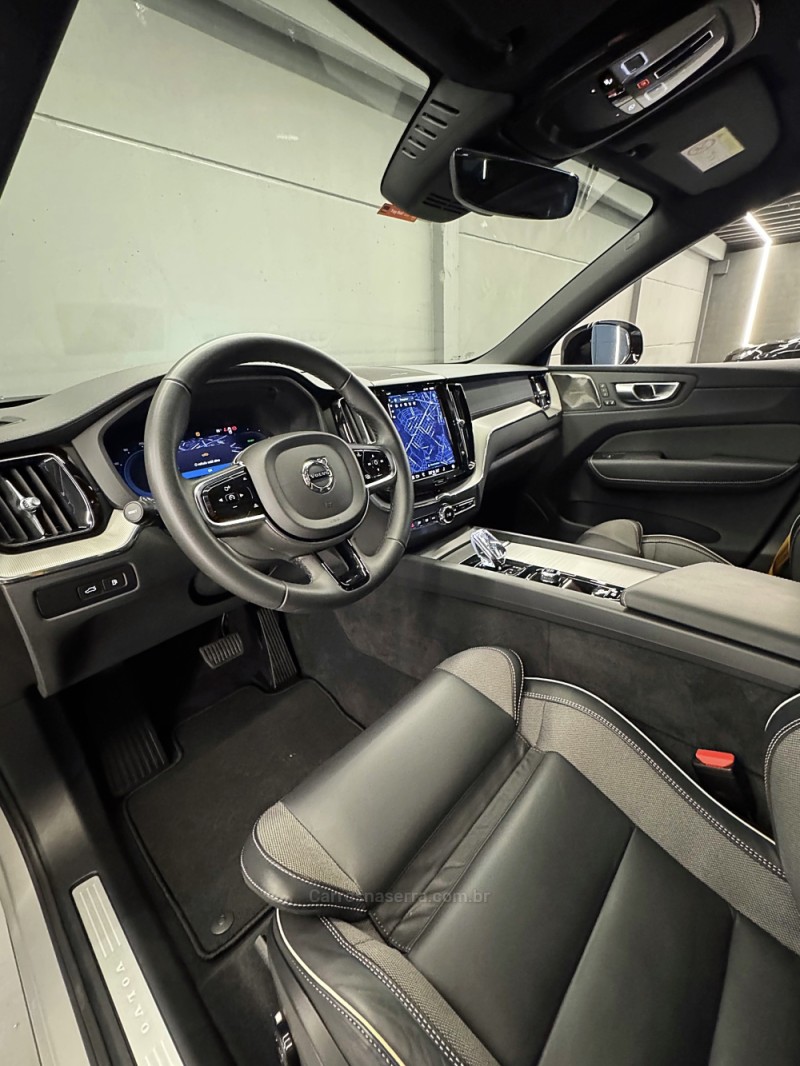 XC60 2.0 T8 POLESTAR ENGINEERED HÍBRIDO 4P AUTOMÁTICO - 2024 - PASSO FUNDO