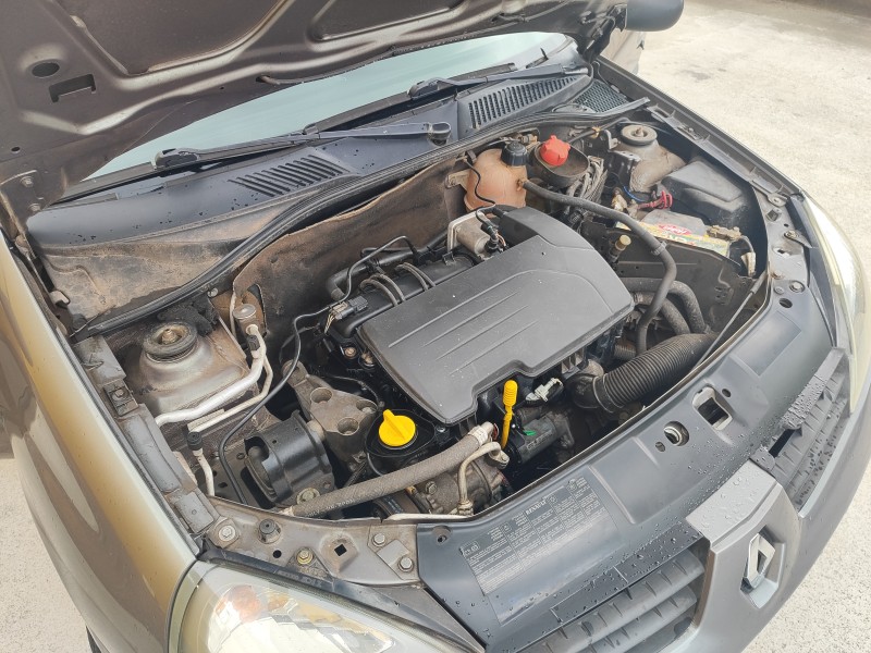 CLIO 1.0 AUTHENTIQUE SEDAN 16V GASOLINA 4P MANUAL - 2005 - FARROUPILHA