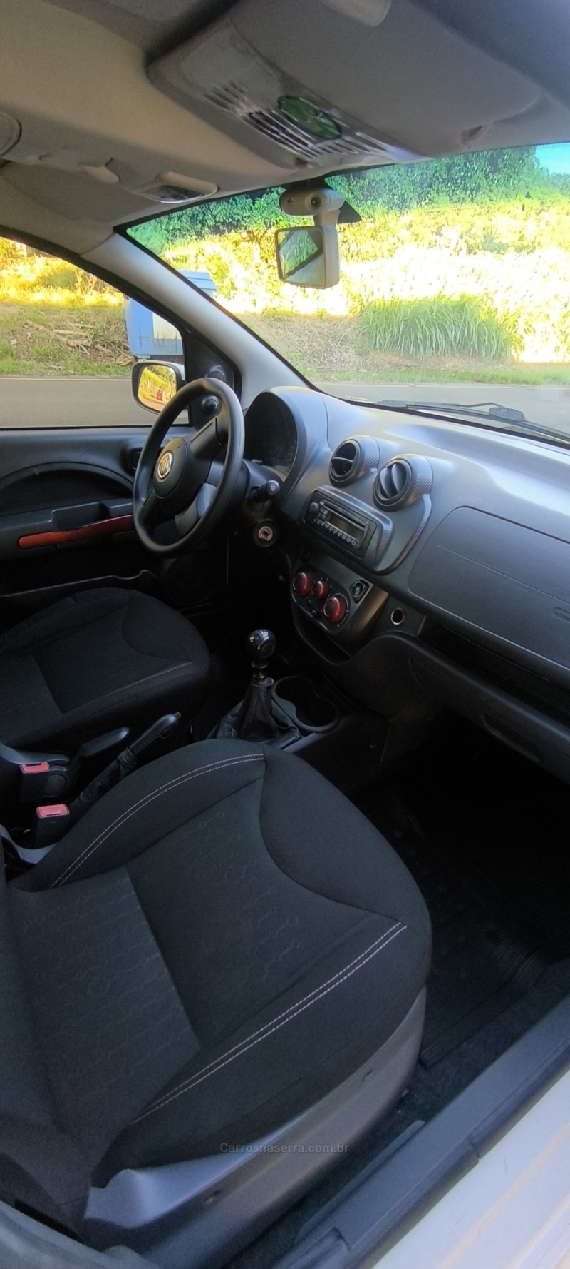 UNO 1.4 EVO SPORTING 8V FLEX 4P MANUAL - 2013 - SãO PEDRO DA SERRA