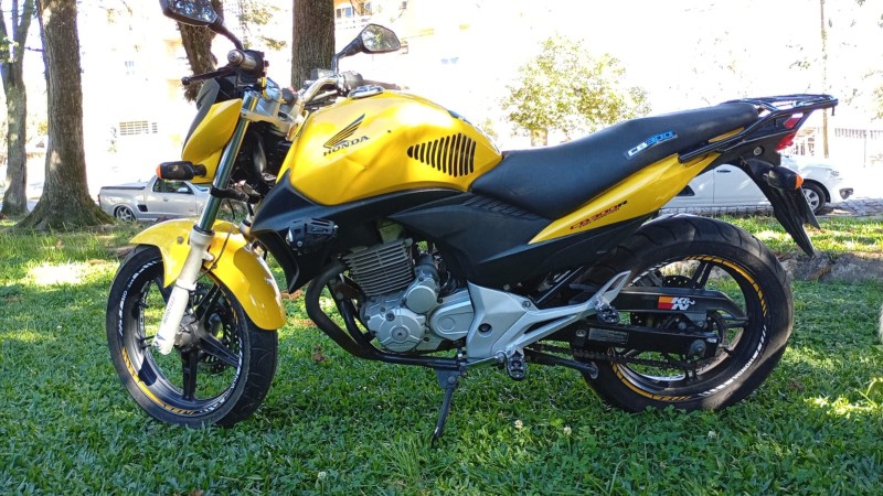CB 300R 