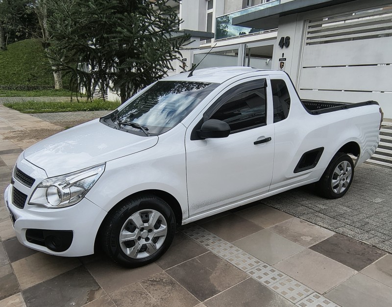 MONTANA 1.4 MPFI LS CS 8V FLEX 2P MANUAL