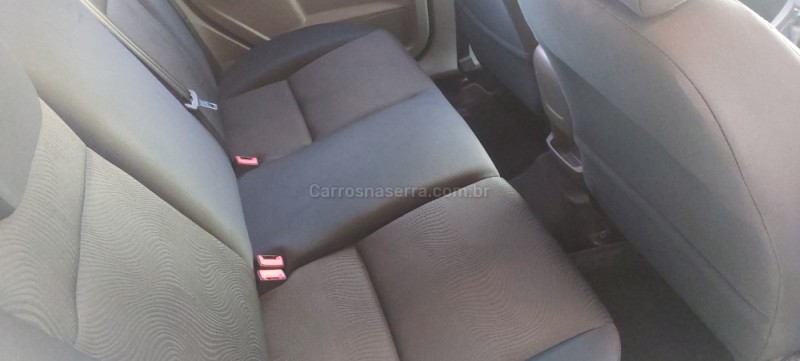 FOCUS 2.0 GLX 16V FLEX 4P MANUAL - 2009 - FARROUPILHA