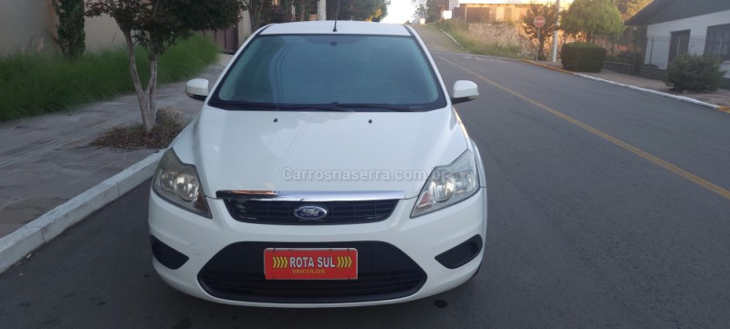 FOCUS 2.0 GLX 16V FLEX 4P MANUAL - 2009 - FARROUPILHA