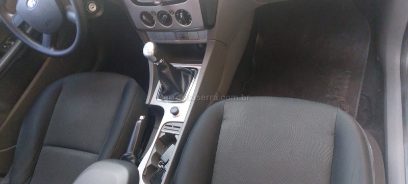 FOCUS 2.0 GLX 16V FLEX 4P MANUAL - 2009 - FARROUPILHA
