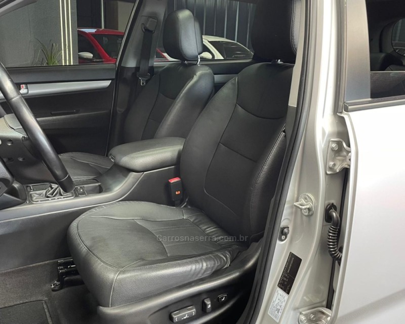 SORENTO EX 3.5 L V6 4X4 AUTOMÁTICO - 2015 - VACARIA
