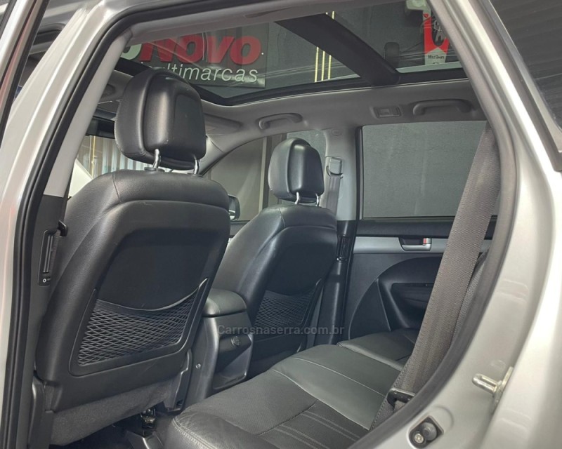 SORENTO EX 3.5 L V6 4X4 AUTOMÁTICO - 2015 - VACARIA