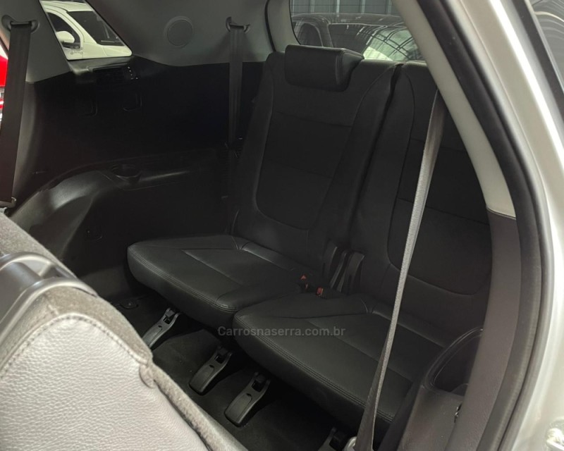 SORENTO EX 3.5 L V6 4X4 AUTOMÁTICO - 2015 - VACARIA