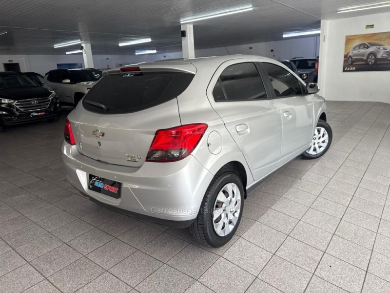 ONIX 1.4 MPFI LT 8V FLEX 4P MANUAL - 2014 - NOVO HAMBURGO