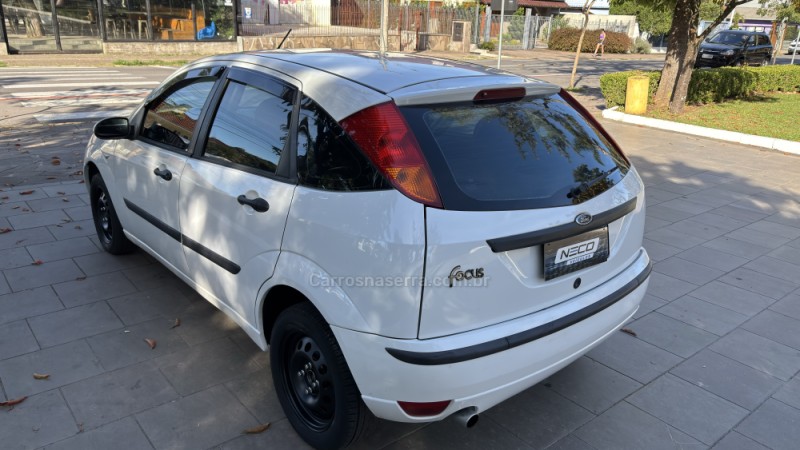 FOCUS 1.6 GL 8V GASOLINA 4P MANUAL - 2005 - BENTO GONçALVES