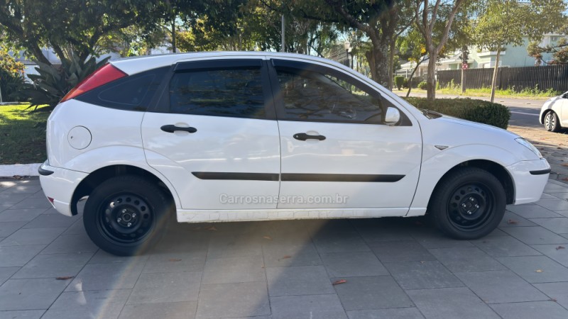 FOCUS 1.6 GL 8V GASOLINA 4P MANUAL - 2005 - BENTO GONçALVES