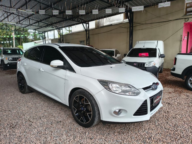 FOCUS 2.0 TITANIUM 16V FLEX 4P AUTOMÁTICO - 2014 - CANELA