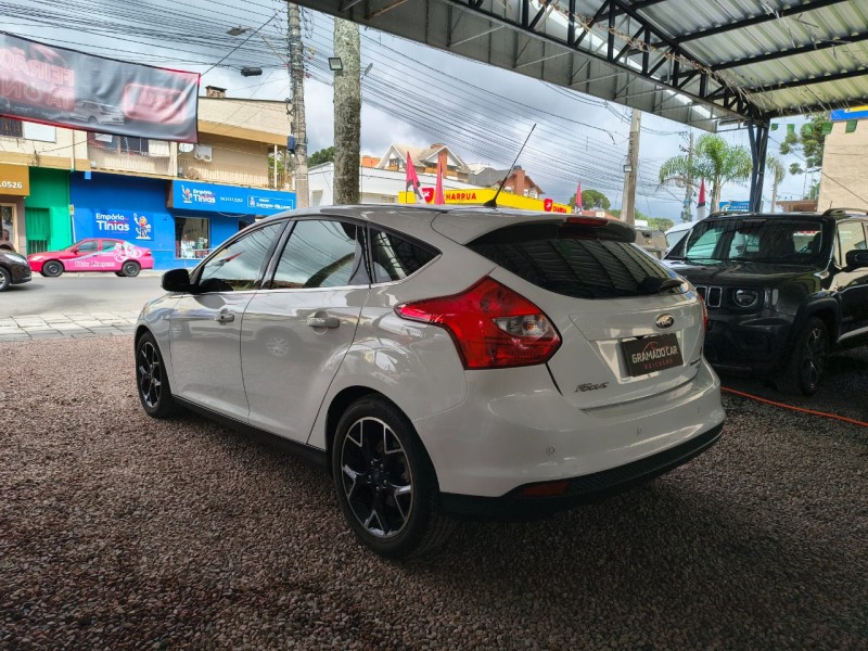 FOCUS 2.0 TITANIUM 16V FLEX 4P AUTOMÁTICO - 2014 - CANELA