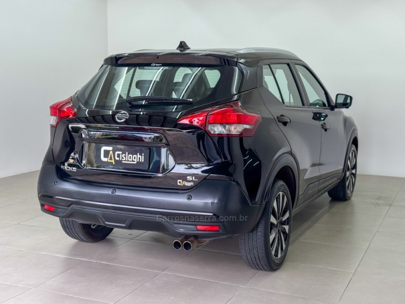 KICKS 1.6 16V FLEX SL 4P XTRONIC - 2017 - CARLOS BARBOSA