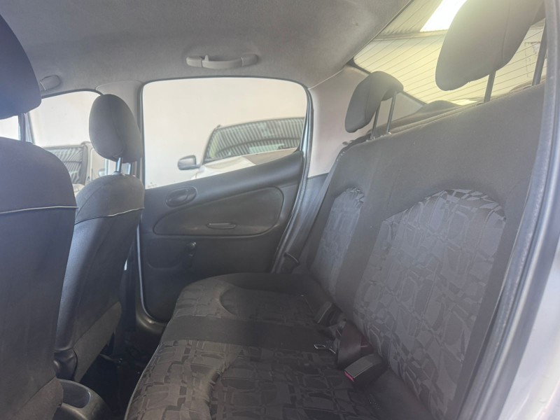 207 1.4 XR PASSION 8V FLEX 4P MANUAL - 2009 - CAXIAS DO SUL