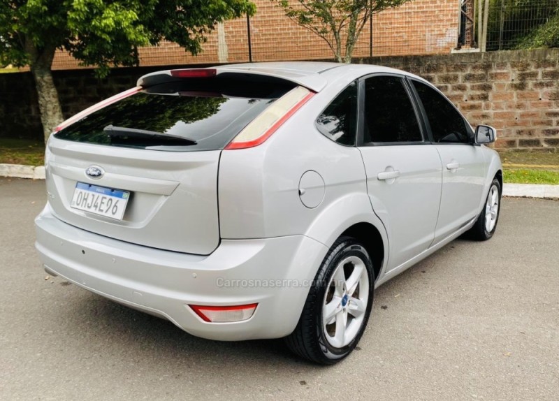 FOCUS 1.6 GLX SIGMA 16V FLEX 4P MANUAL - 2013 - FARROUPILHA