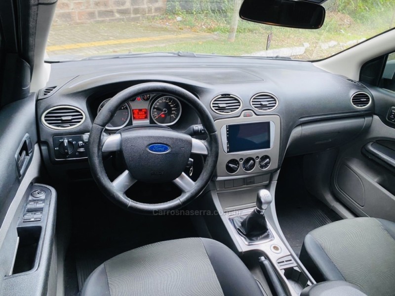 FOCUS 1.6 GLX SIGMA 16V FLEX 4P MANUAL - 2013 - FARROUPILHA