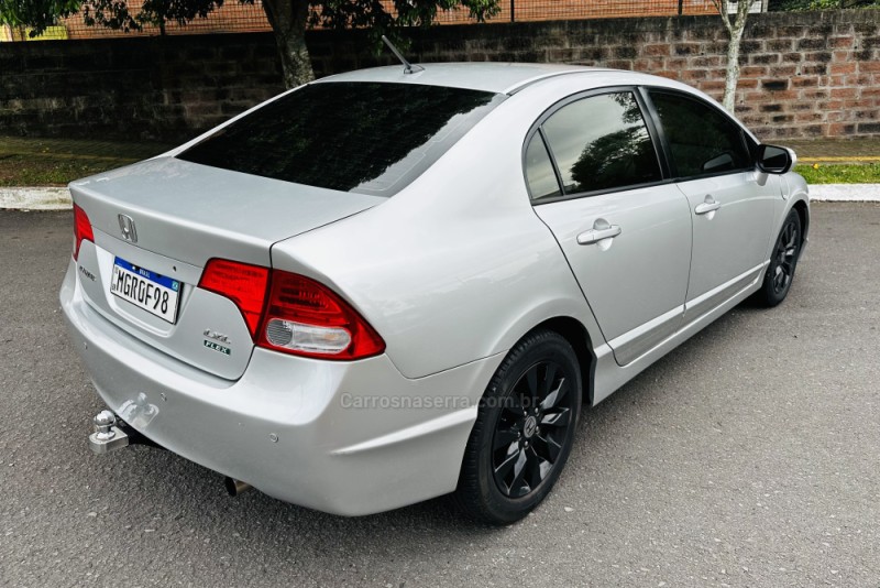CIVIC 1.8 LXL 16V FLEX 4P MANUAL - 2010 - FARROUPILHA