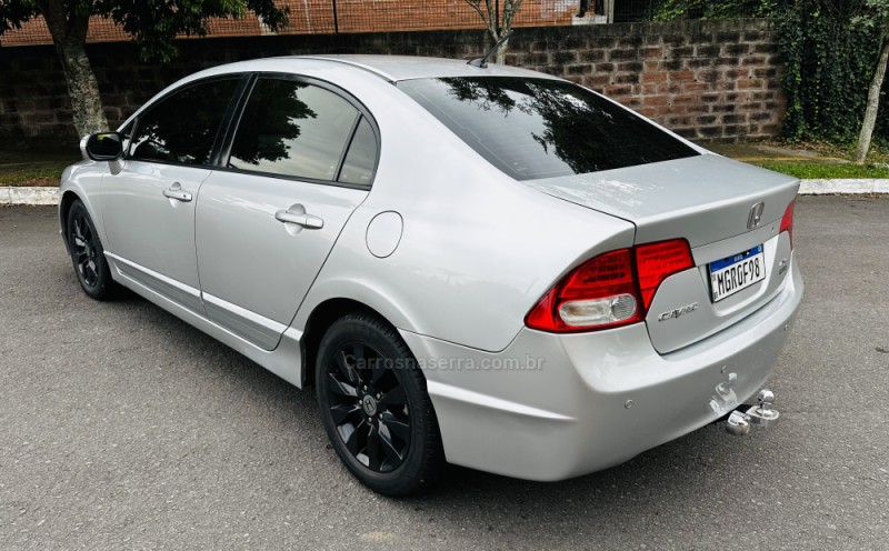 CIVIC 1.8 LXL 16V FLEX 4P MANUAL - 2010 - FARROUPILHA