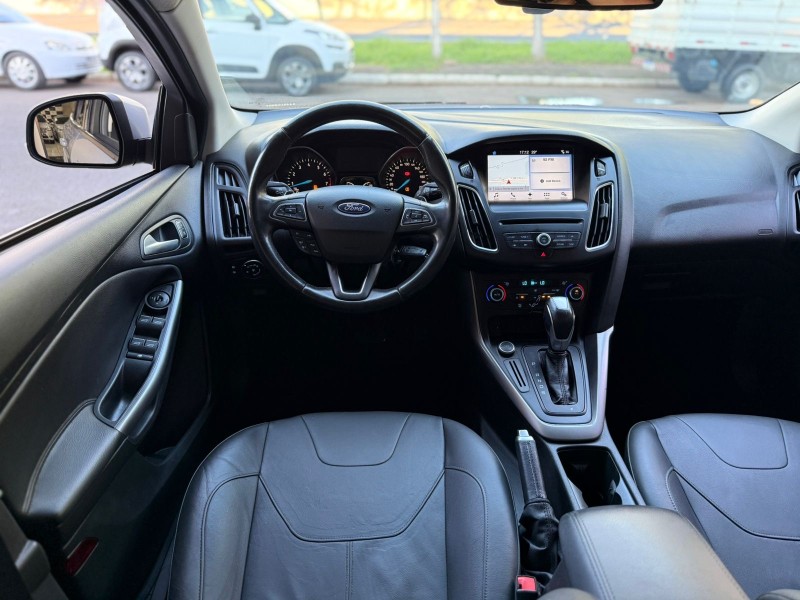FOCUS 2.0 TITANIUM PLUS FASTBACK 16V FLEX 4P AUTOMÁTICO - 2018 - ESTâNCIA VELHA