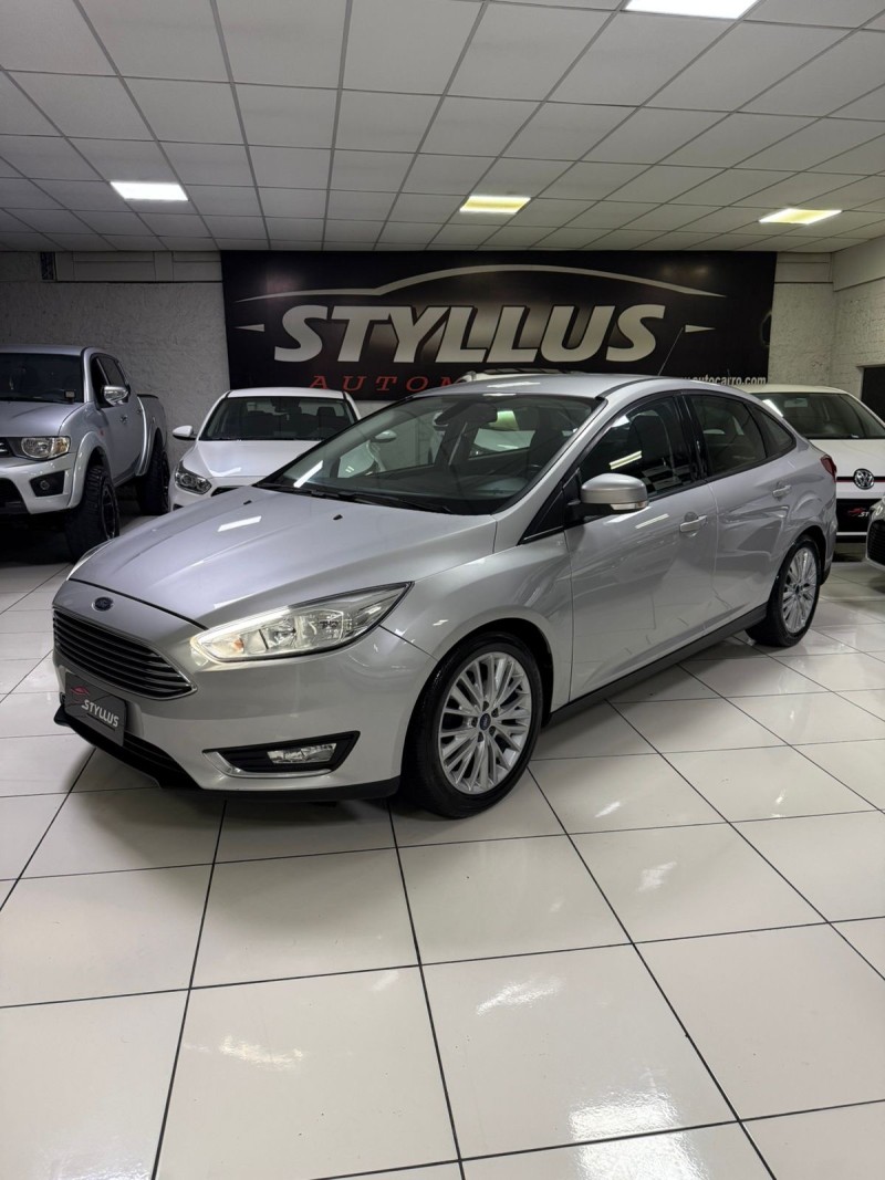 FOCUS 2.0 TITANIUM PLUS FASTBACK 16V FLEX 4P AUTOMÁTICO - 2018 - ESTâNCIA VELHA