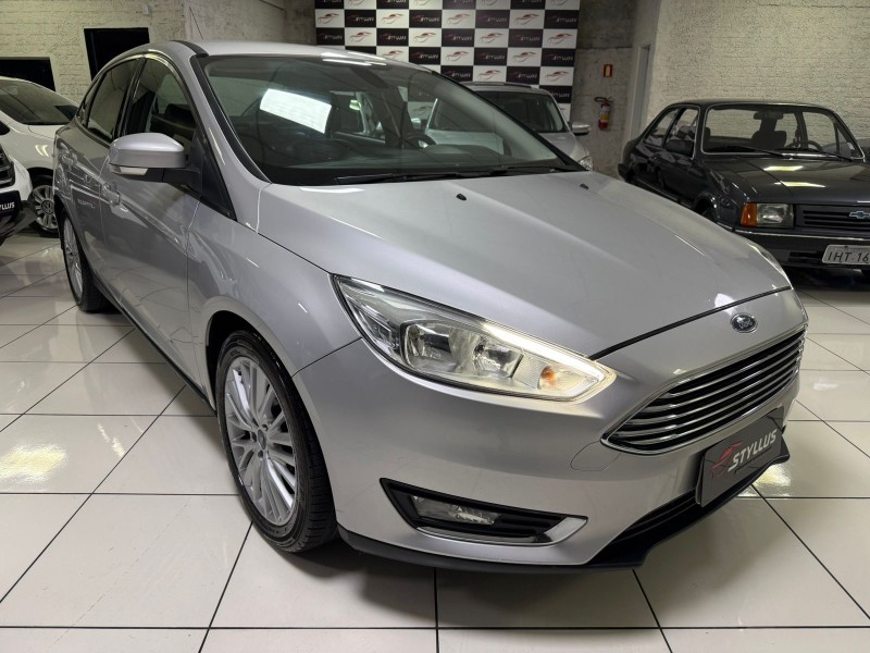 FOCUS 2.0 TITANIUM PLUS FASTBACK 16V FLEX 4P AUTOMÁTICO - 2018 - ESTâNCIA VELHA