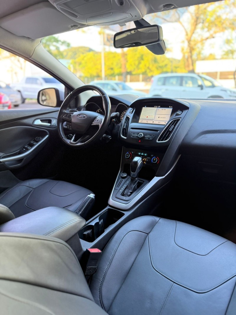 FOCUS 2.0 TITANIUM PLUS FASTBACK 16V FLEX 4P AUTOMÁTICO - 2018 - ESTâNCIA VELHA