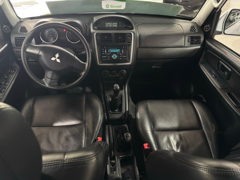 PAJERO TR4 2.0 4X4 16V 140CV FLEX 4P MANUAL - 2011 - CAXIAS DO SUL