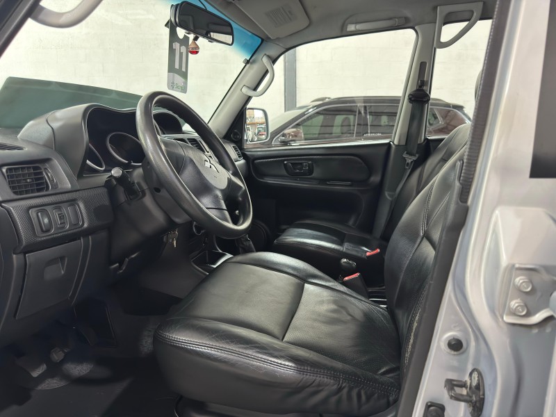 PAJERO TR4 2.0 4X4 16V 140CV FLEX 4P MANUAL - 2011 - CAXIAS DO SUL