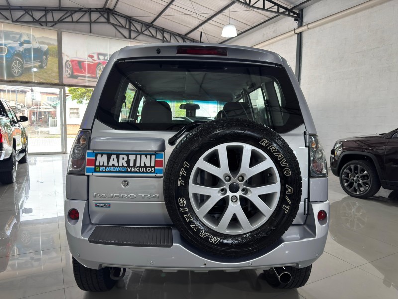 PAJERO TR4 2.0 4X4 16V 140CV FLEX 4P MANUAL - 2011 - CAXIAS DO SUL
