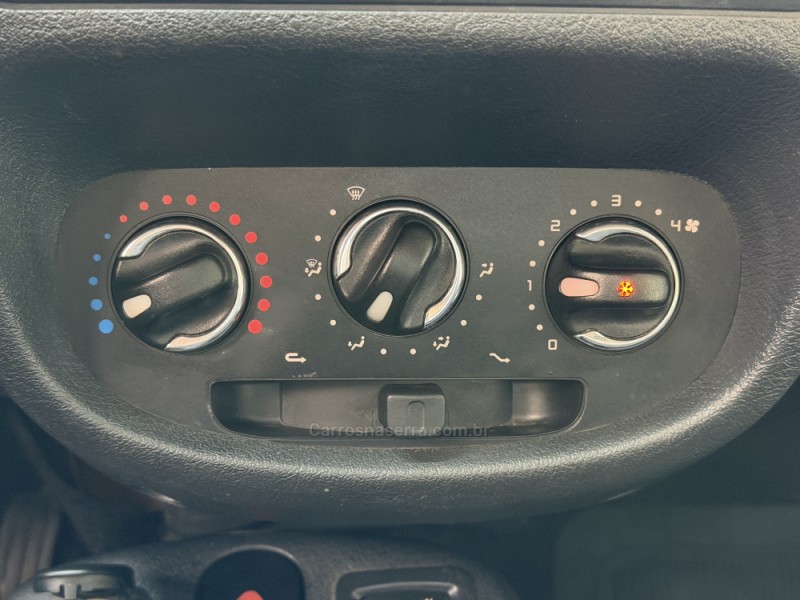 CLIO 1.0 EXPRESSION 16V FLEX 4P MANUAL - 2015 - CAXIAS DO SUL