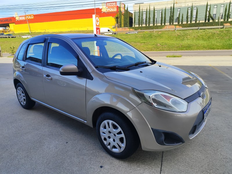 FIESTA 1.0 MPI CLASS 8V FLEX 4P MANUAL - 2011 - FARROUPILHA