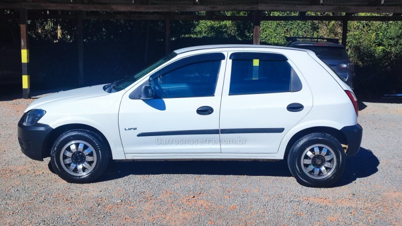 CELTA 1.0 MPFI LIFE 8V FLEX 4P MANUAL - 2007 - FARROUPILHA