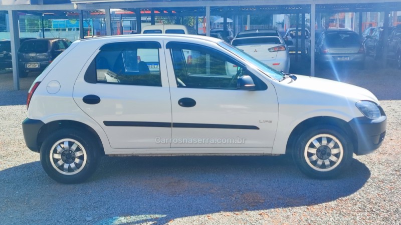 CELTA 1.0 MPFI LIFE 8V FLEX 4P MANUAL - 2007 - FARROUPILHA