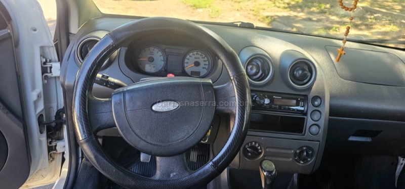 FIESTA 1.0 MPI 8V GASOLINA 4P MANUAL - 2004 - IVOTI
