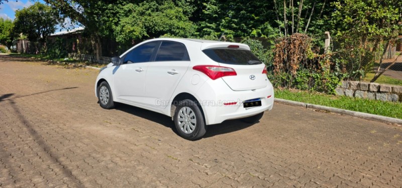 HB20 1.6 COMFORT 16V FLEX 4P MANUAL - 2014 - IVOTI