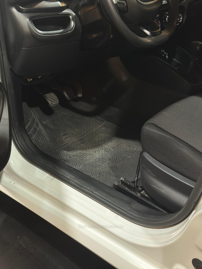 ARGO 1.0 DRIVE 6V FLEX 4P MANUAL - 2023 - LAJEADO