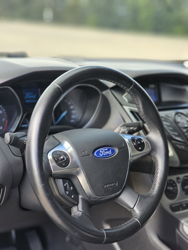 FOCUS 1.6 SE 16V FLEX 4P AUTOMÁTICO - 2015 - ANTôNIO PRADO