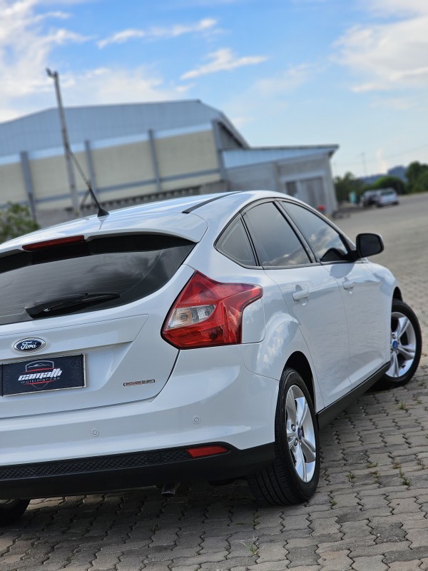 FOCUS 1.6 SE 16V FLEX 4P AUTOMÁTICO - 2015 - ANTôNIO PRADO