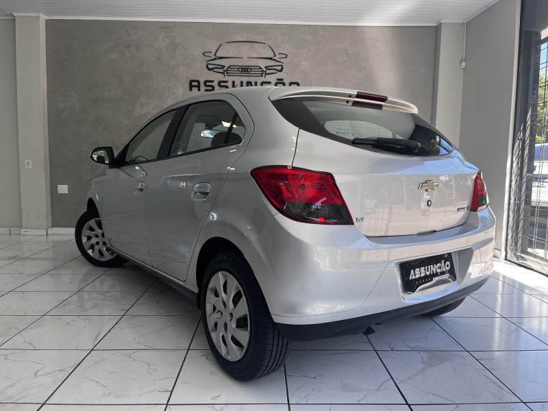 ONIX 1.4 MPFI LT 8V FLEX 4P MANUAL - 2013 - CAXIAS DO SUL