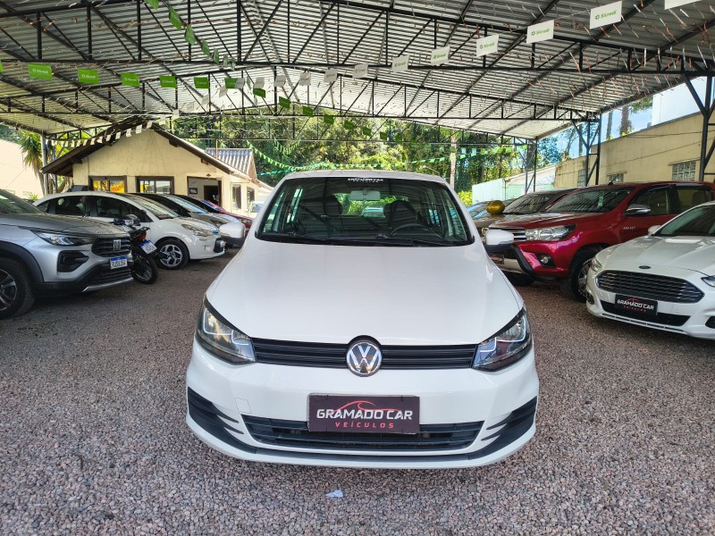 FOX 1.0 MI TRENDLINE 8V FLEX 4P MANUAL - 2015 - CANELA