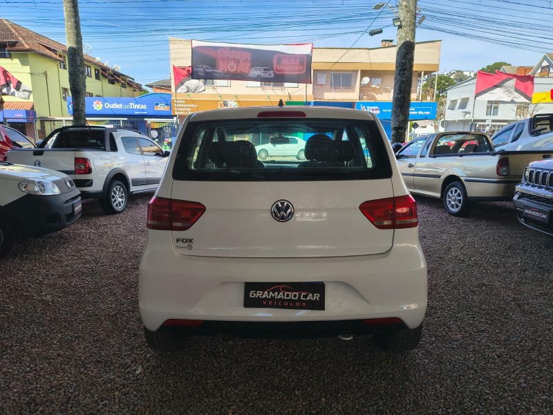 FOX 1.0 MI TRENDLINE 8V FLEX 4P MANUAL - 2015 - CANELA